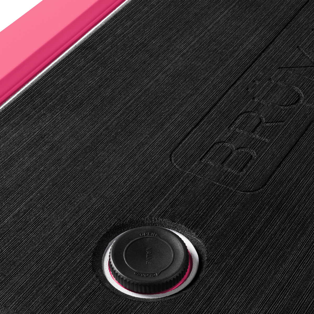 brutank-f8 brutank-55qt-neonpink-vent.png